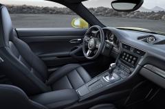 2017 Porsche 911 interior
