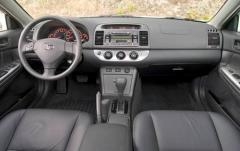 2005 Toyota Camry interior