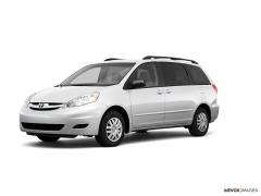 2010 Toyota Sienna Photo 1