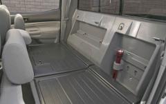 2006 Toyota Tacoma interior