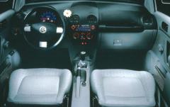 2000 Volkswagen New Beetle interior