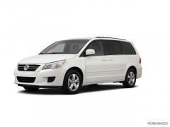 2011 Volkswagen Routan Photo 1