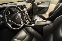 2014 Volvo S60 interior
