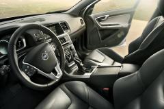 2017 Volvo S60 interior