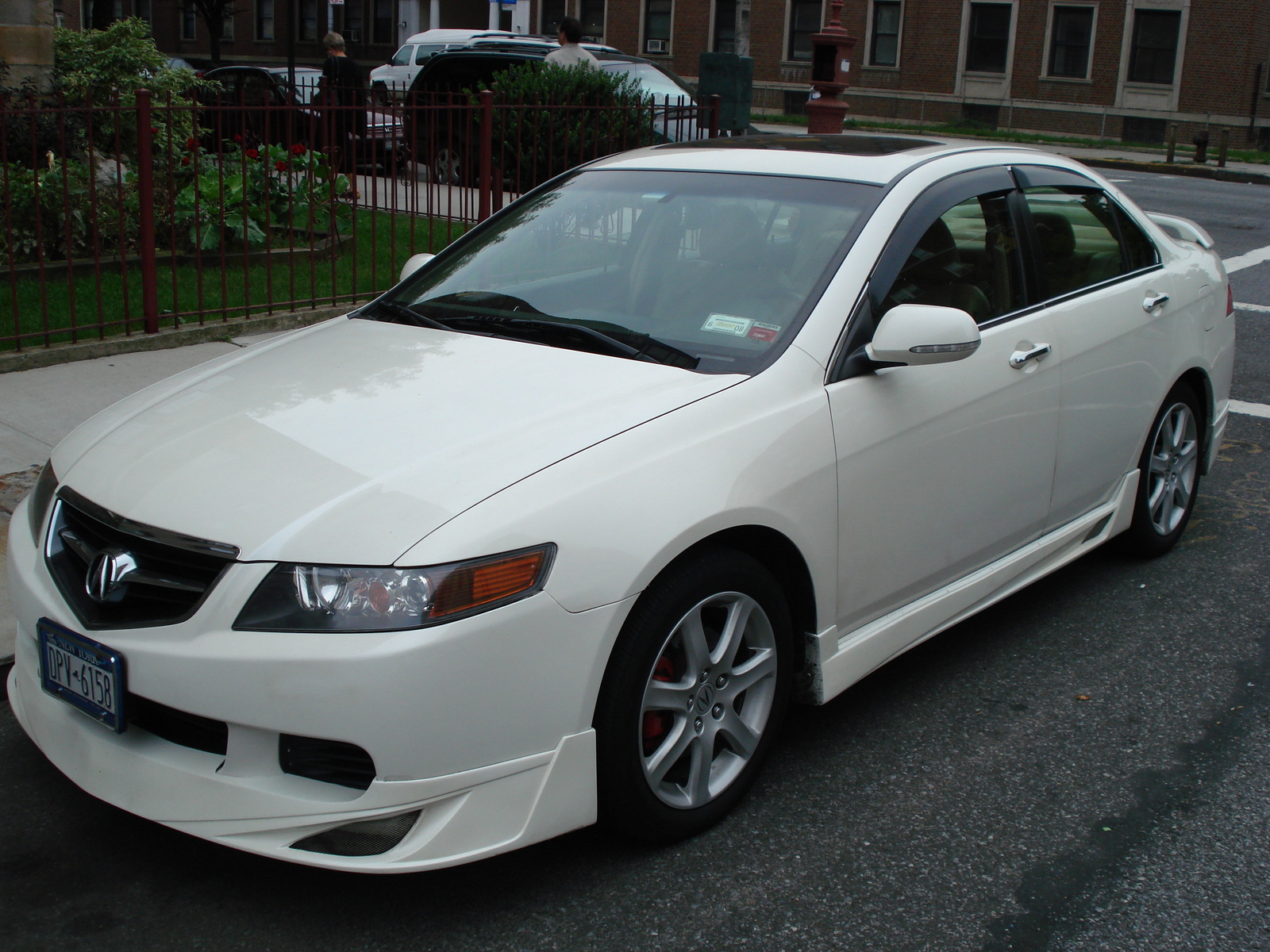 ... 2004 Acura TSX 6-speed MT Photo 14 ...