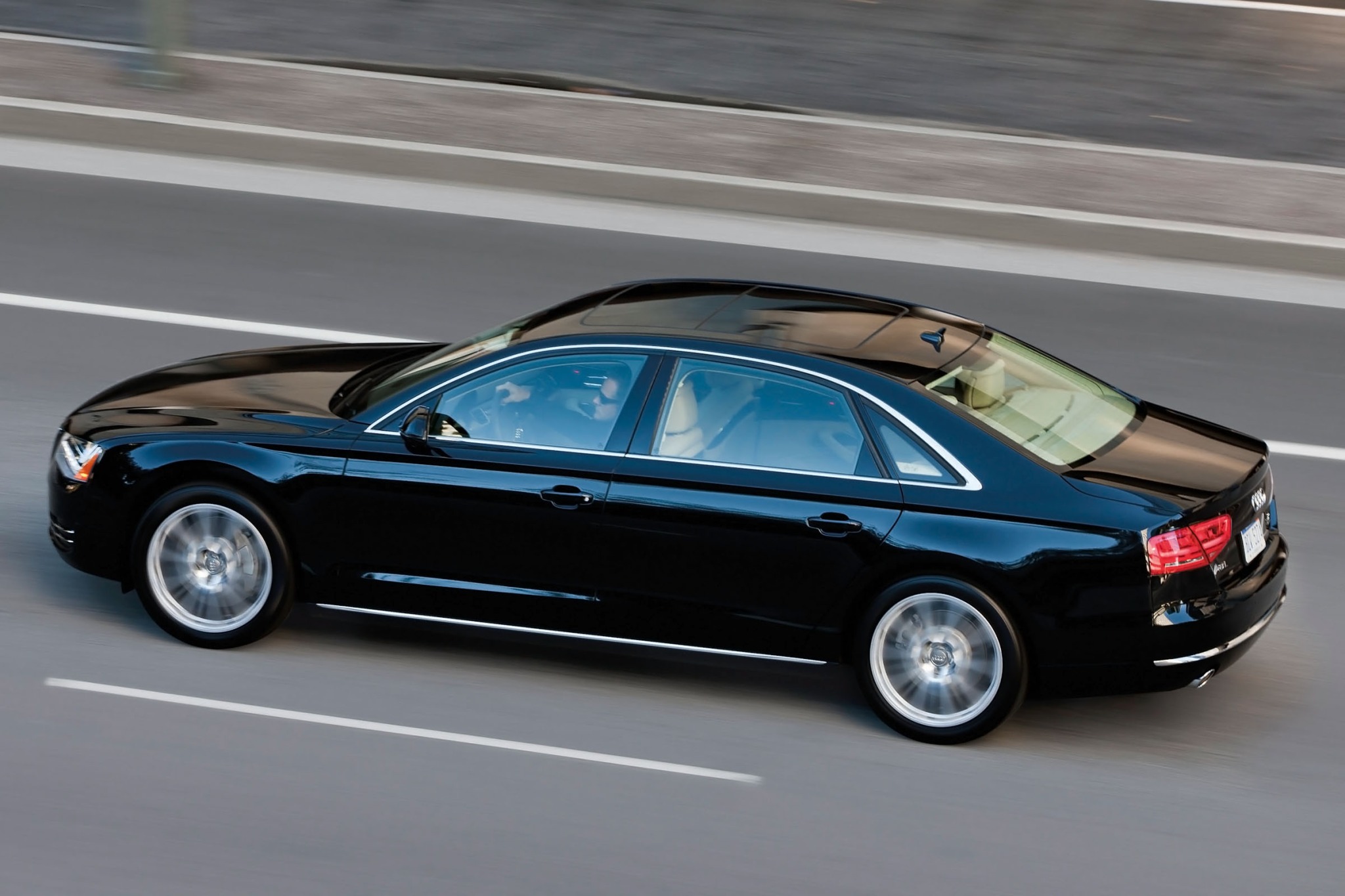 Audi a8 2012 года