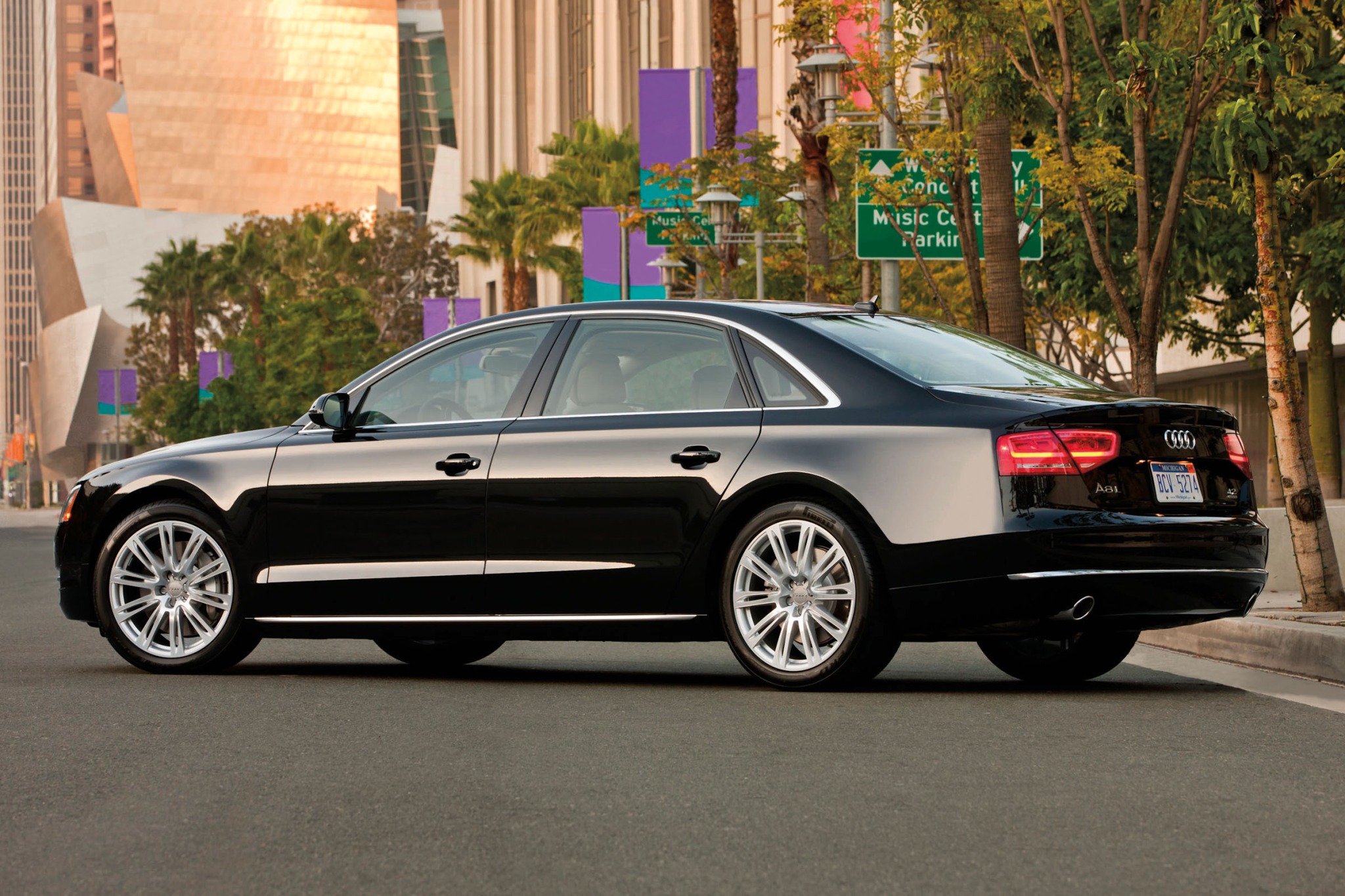 Audi a8 2012 года