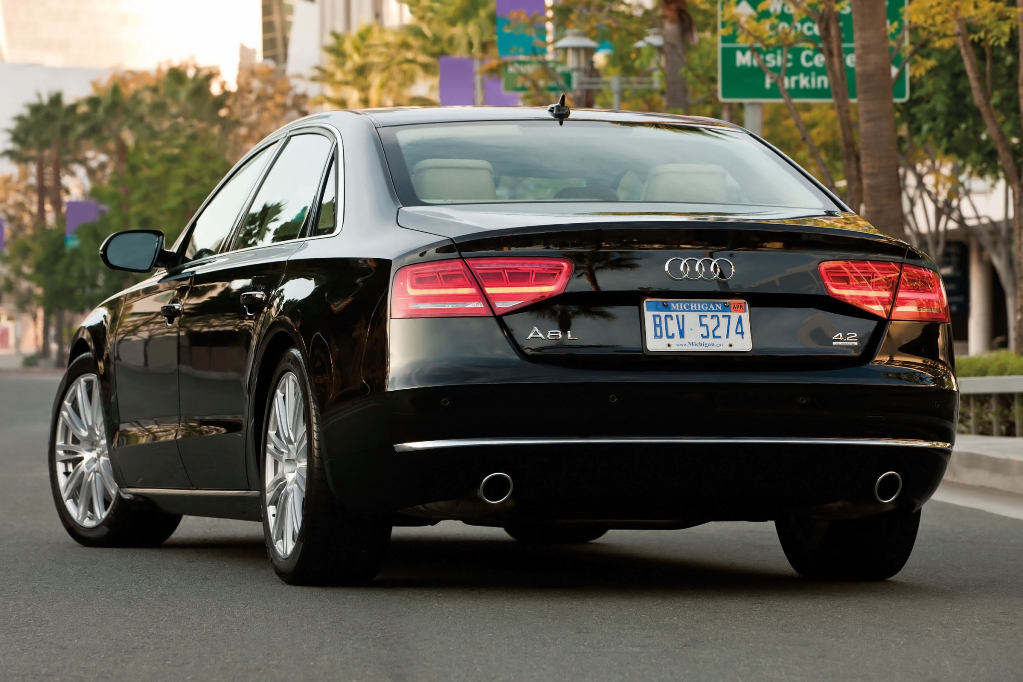 Audi a8 2012 года