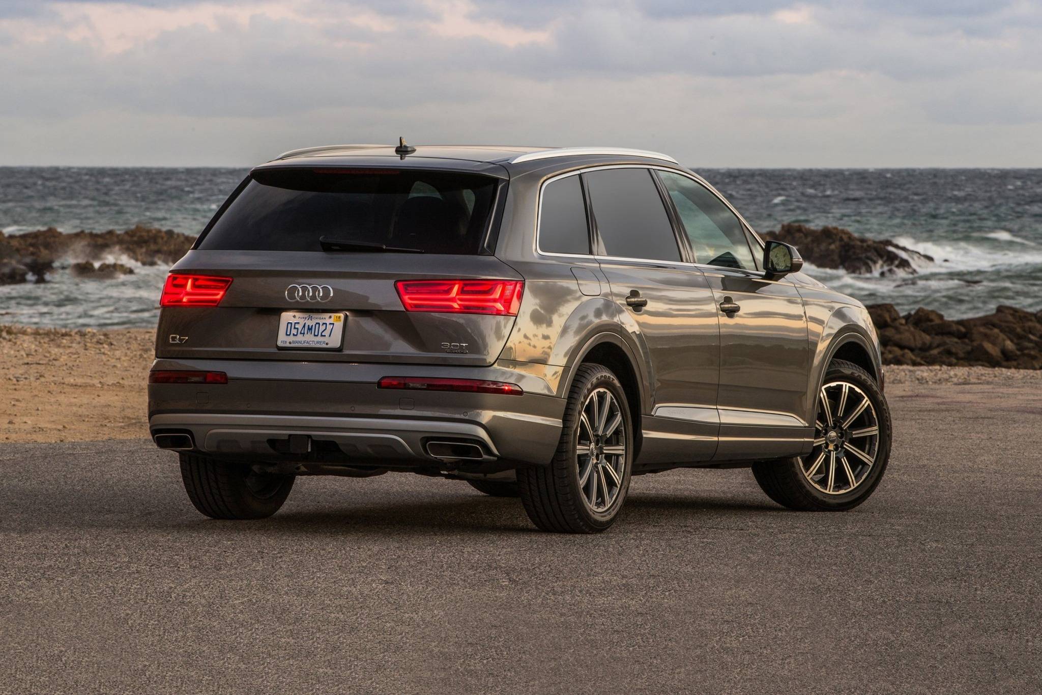 2018 Audi Q7 VINs, Configurations, MSRP & Specs AutoDetective