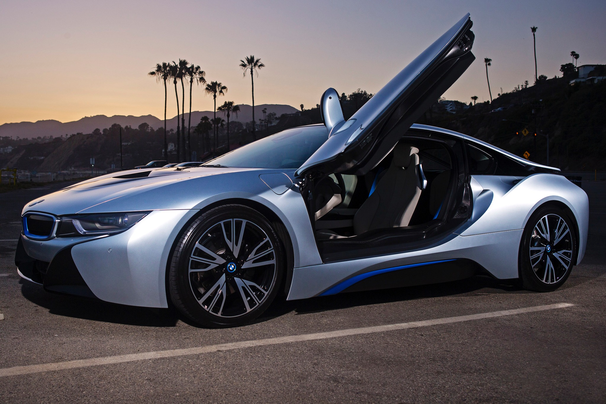 2014 BMW i8 VINs, Configurations, MSRP & Specs - AutoDetective