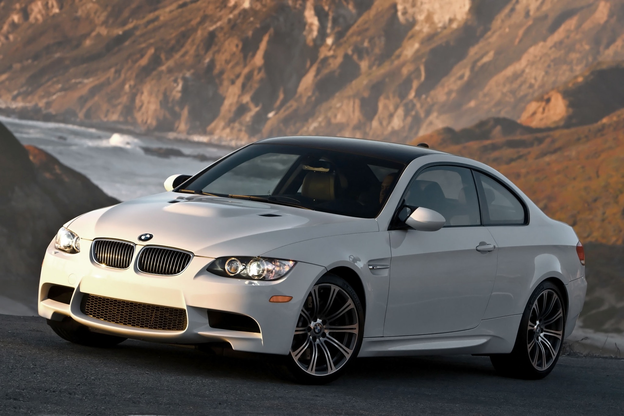 2013 BMW M3 VINs, Configurations, MSRP & Specs - AutoDetective