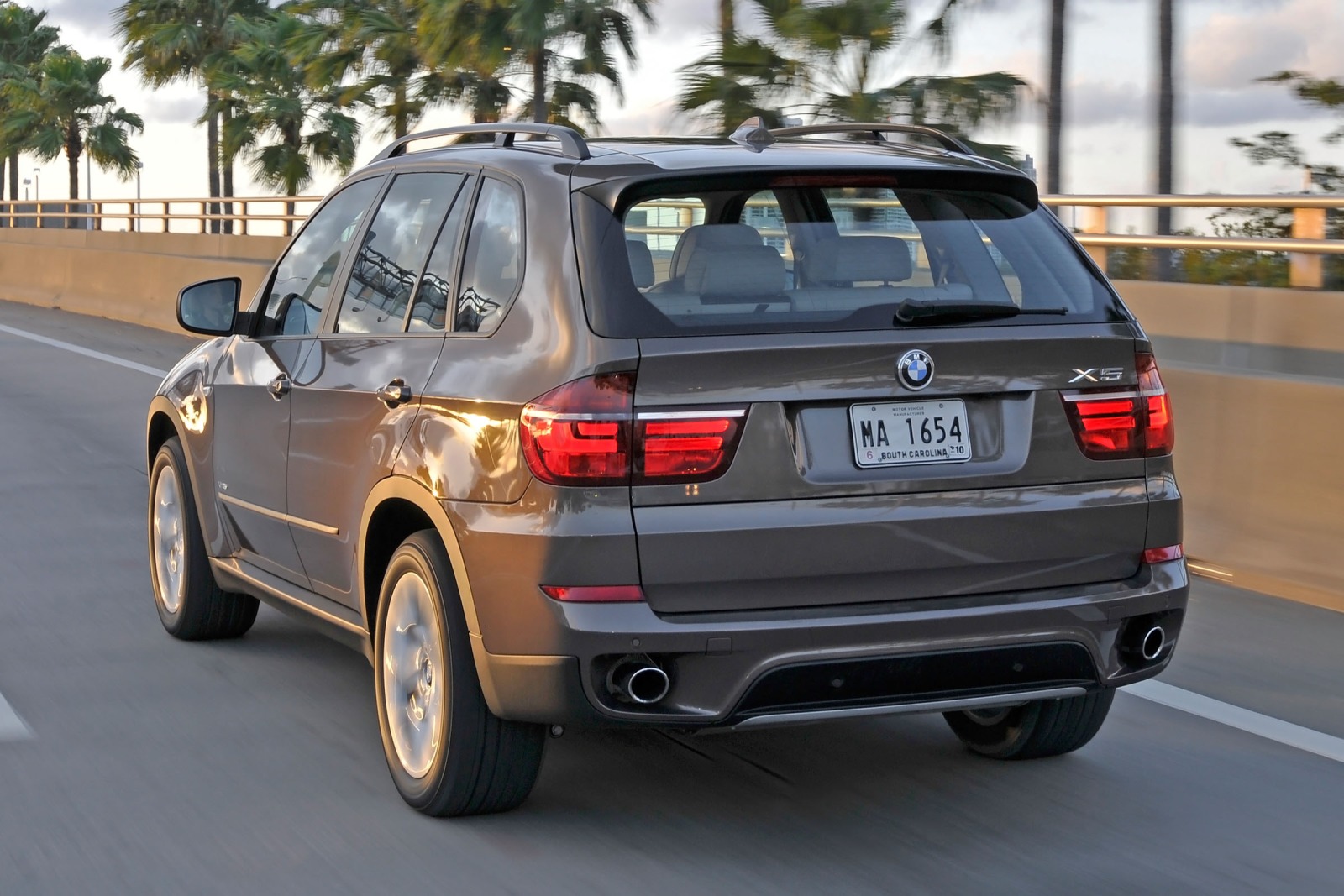 2012 BMW X5 VINs, Configurations, MSRP & Specs AutoDetective
