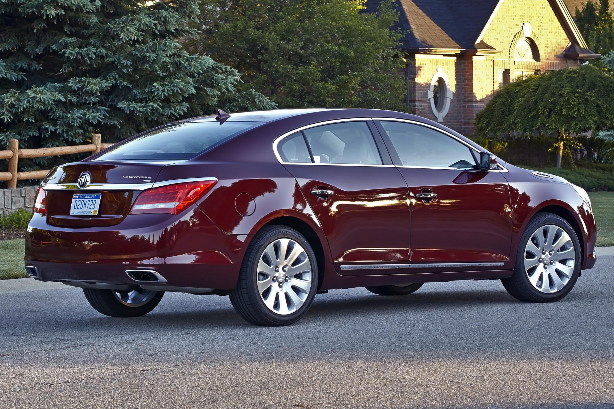 2014 Buick LaCrosse VINs, Configurations, MSRP & Specs AutoDetective