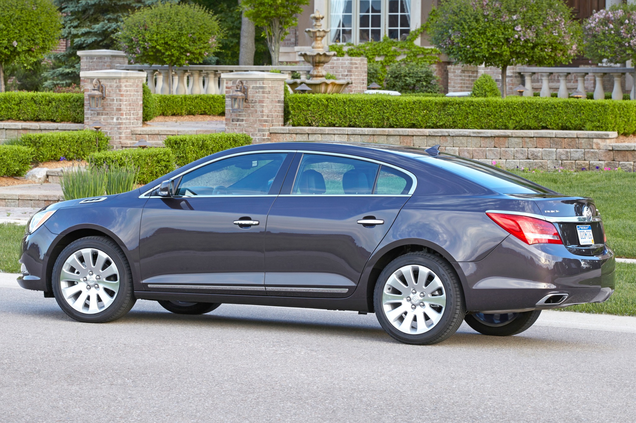 2016 Buick LaCrosse VINs, Configurations, MSRP & Specs AutoDetective
