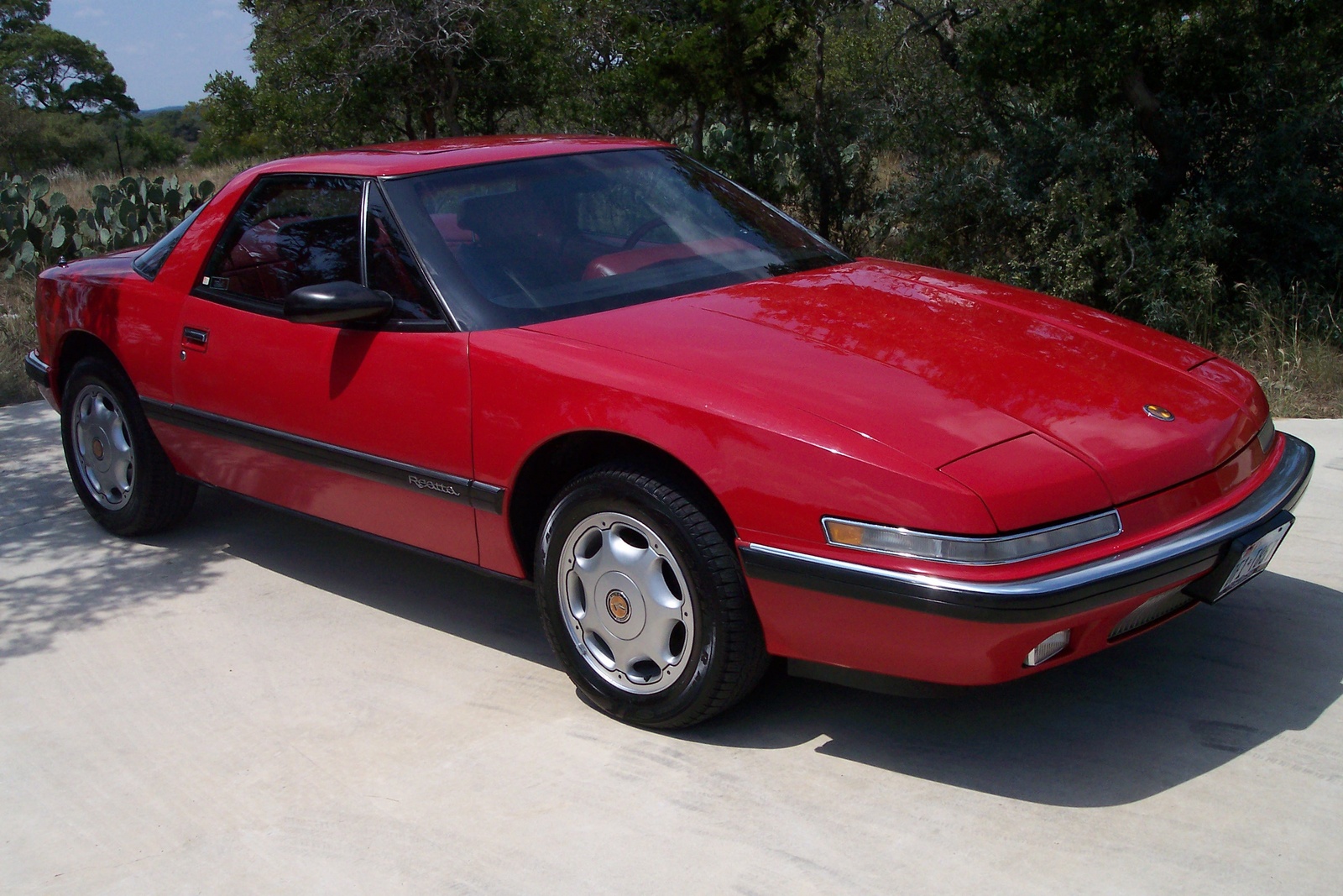 1991 Buick Reatta VINs, Configurations, MSRP & Specs AutoDetective
