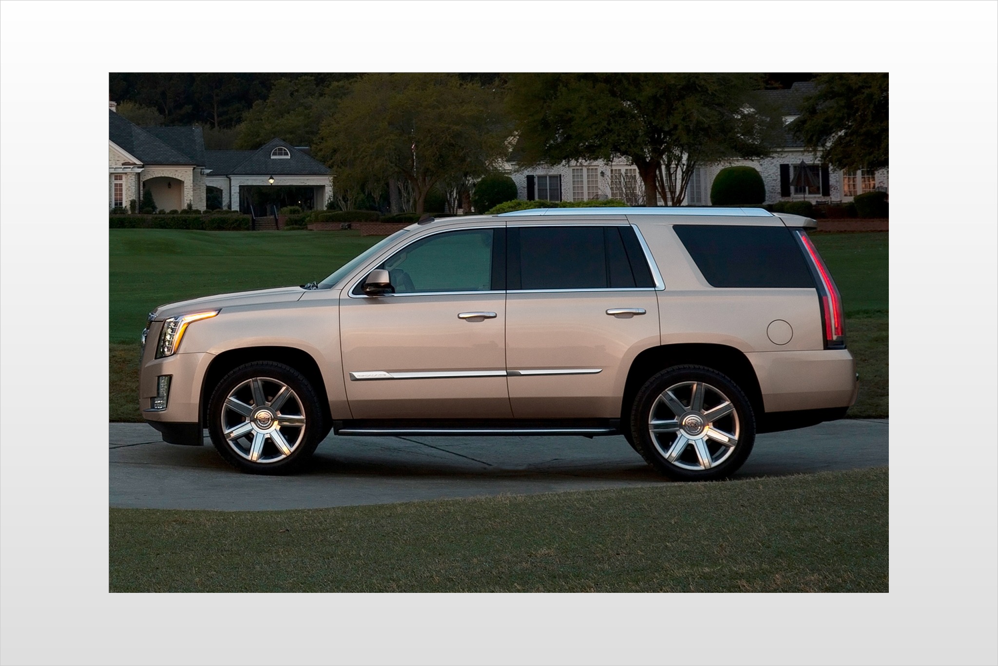 2017 Cadillac Escalade Specs, Prices, VINs & Recalls AutoDetective