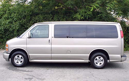 2002 chevrolet express 5.7 l v8 extended passenger van