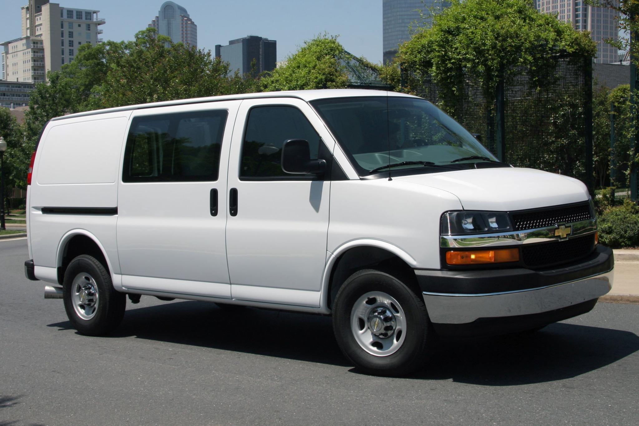 Автомобиль chevrolet express