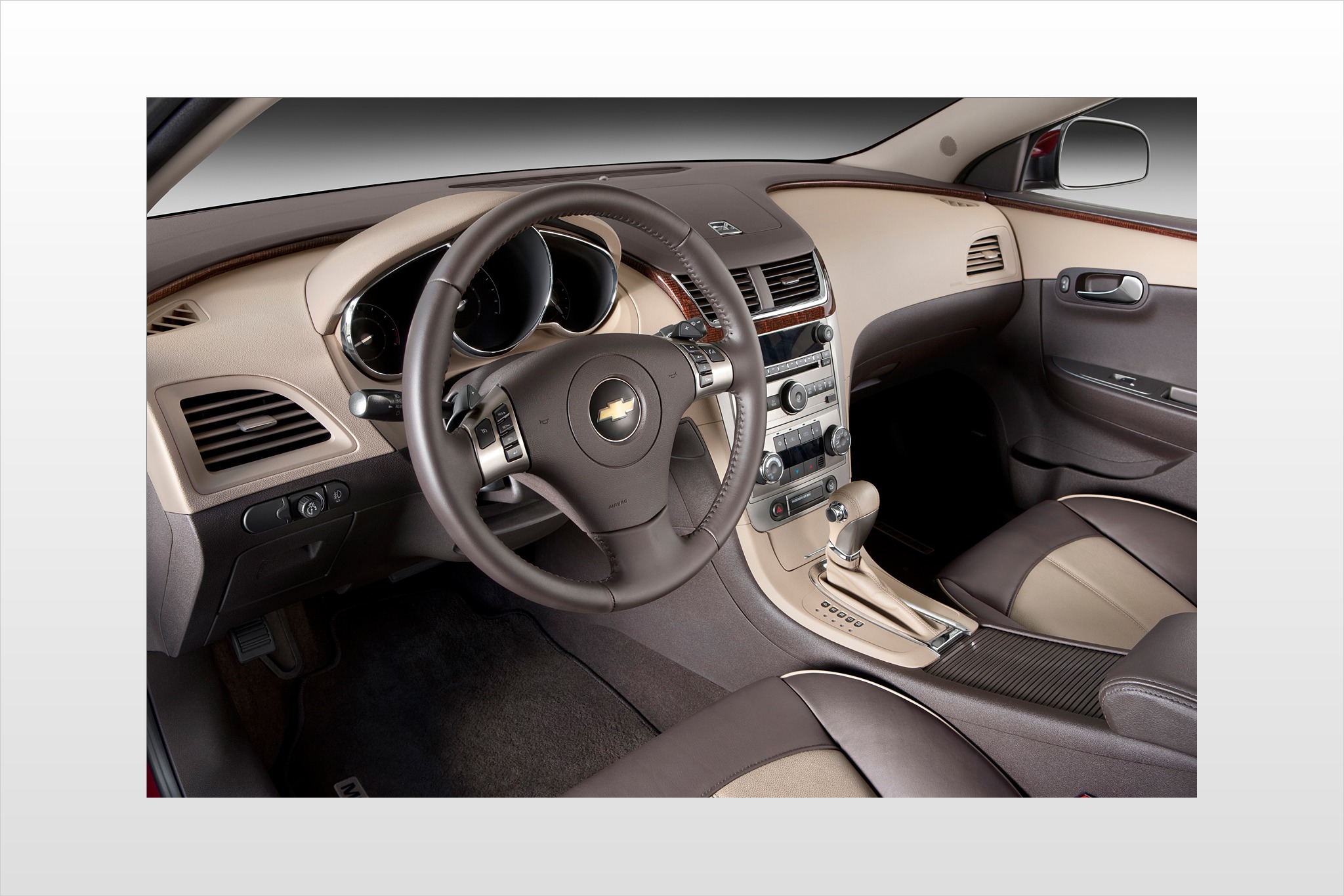 Interesting Chevrolet Malibu 2010 Interior Pictures