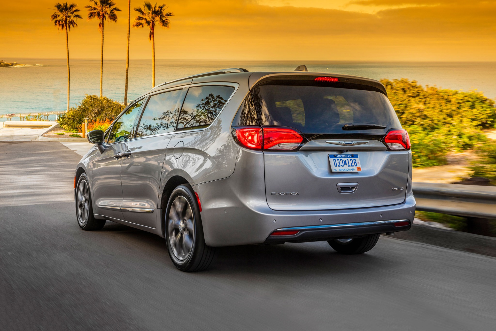 2018 Chrysler Pacifica Specs, Prices, VINs & Recalls AutoDetective