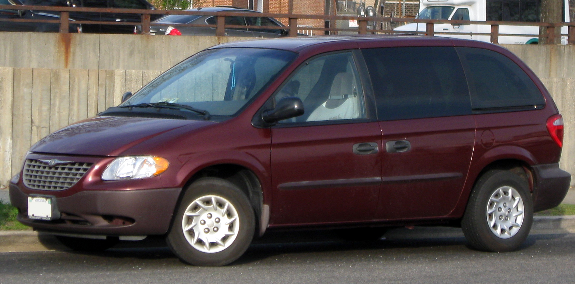 chrysler voyager 2001 costo