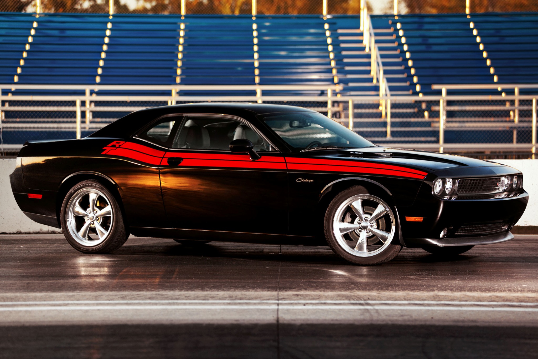 2013 Dodge Challenger VINs, Configurations, MSRP & Specs AutoDetective