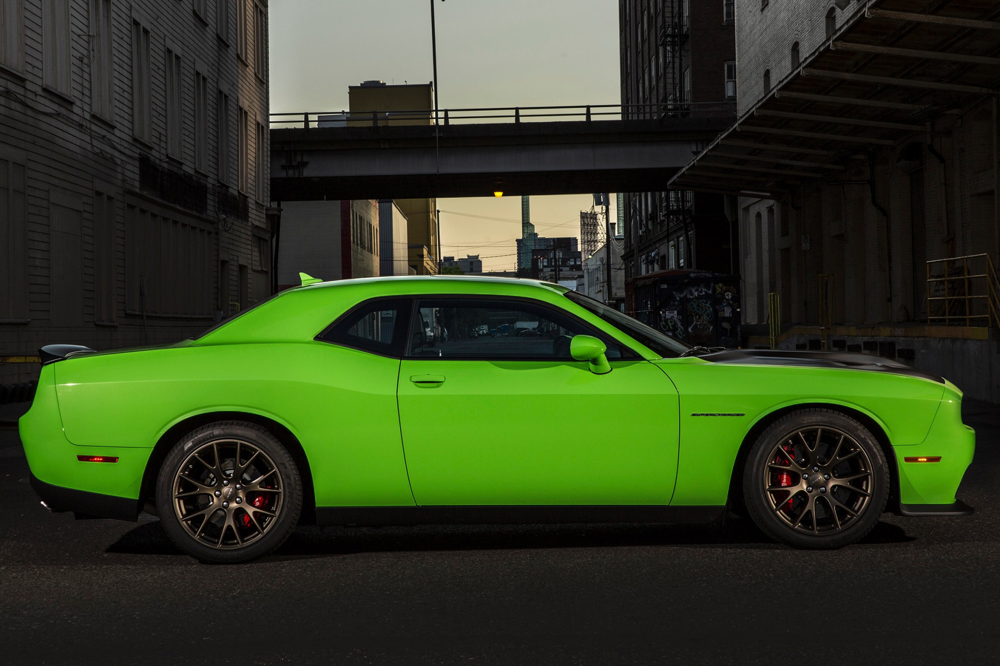 Dodge challenger 2015 года