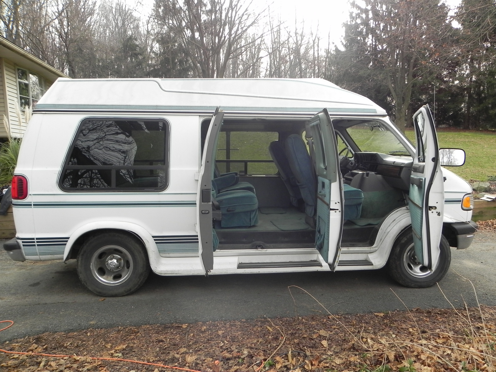 1996 dodge ram van 2500 maxi