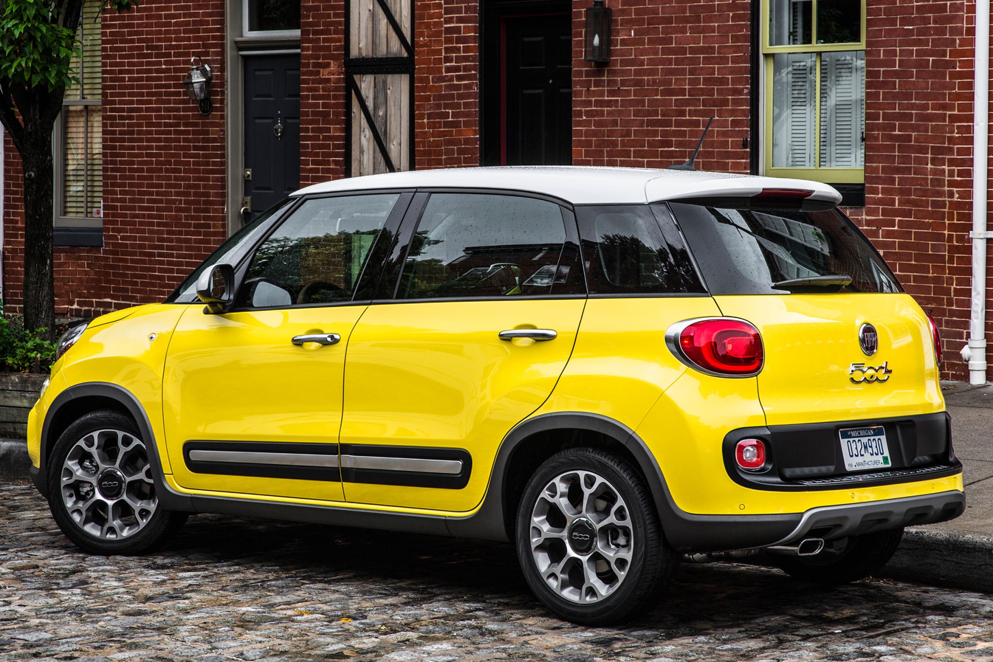 2016 Fiat 500L VIN Check, Specs & Recalls AutoDetective