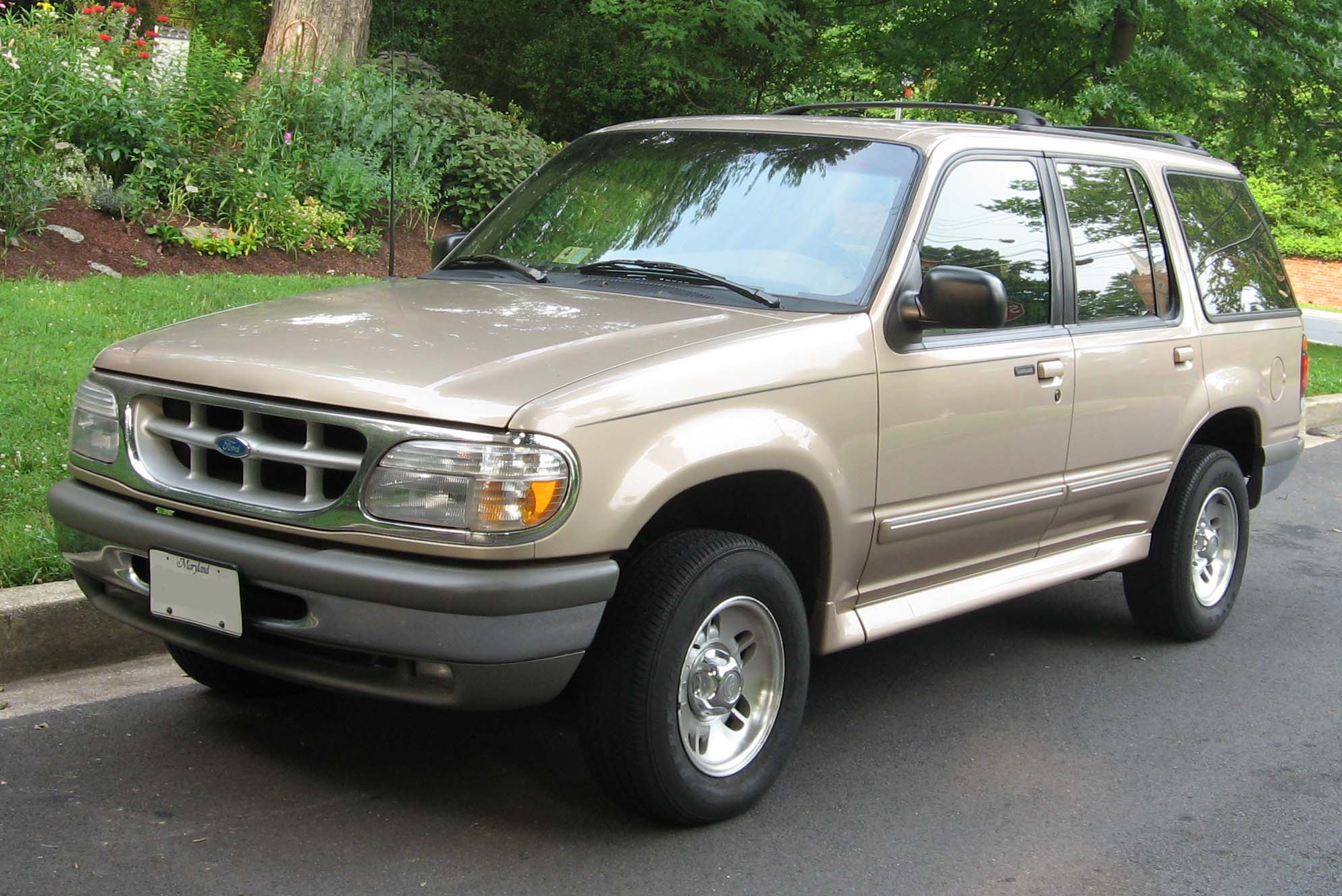 1995 Ford Explorer Vins Configurations Msrp Specs Autodetective