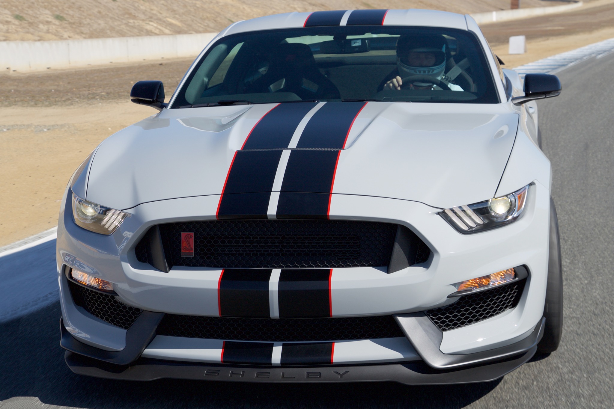 Форд Мустанг Shelby gt350r