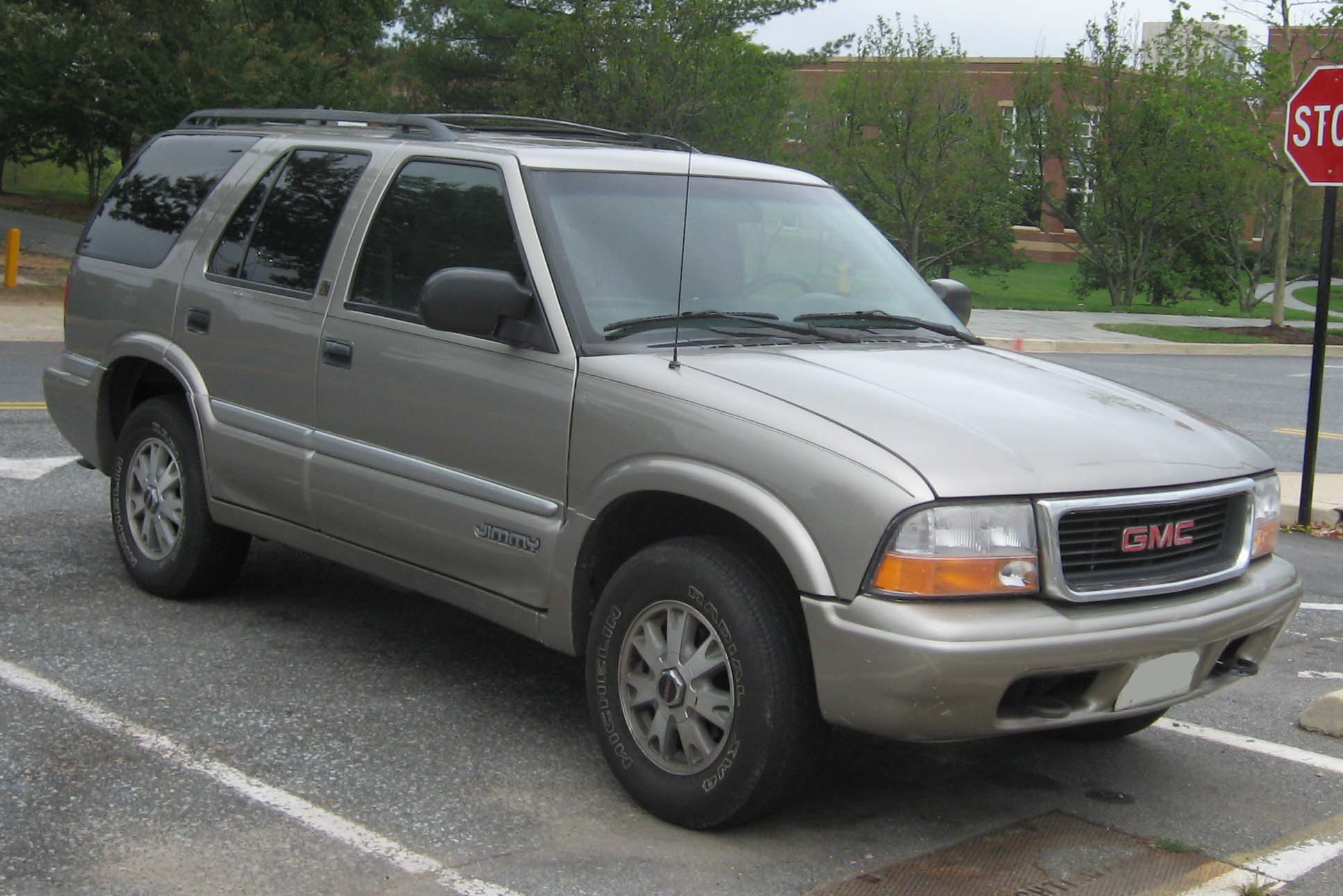 1998 GMC Jimmy VINs, Configurations, MSRP & Specs AutoDetective