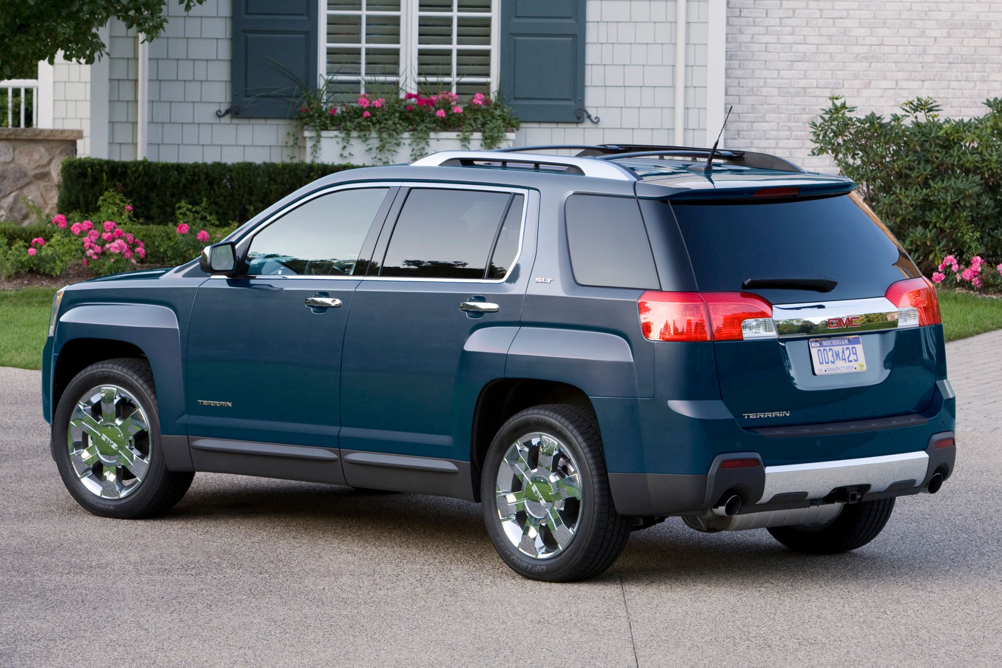 2012 GMC Terrain VINs, Configurations, MSRP & Specs AutoDetective