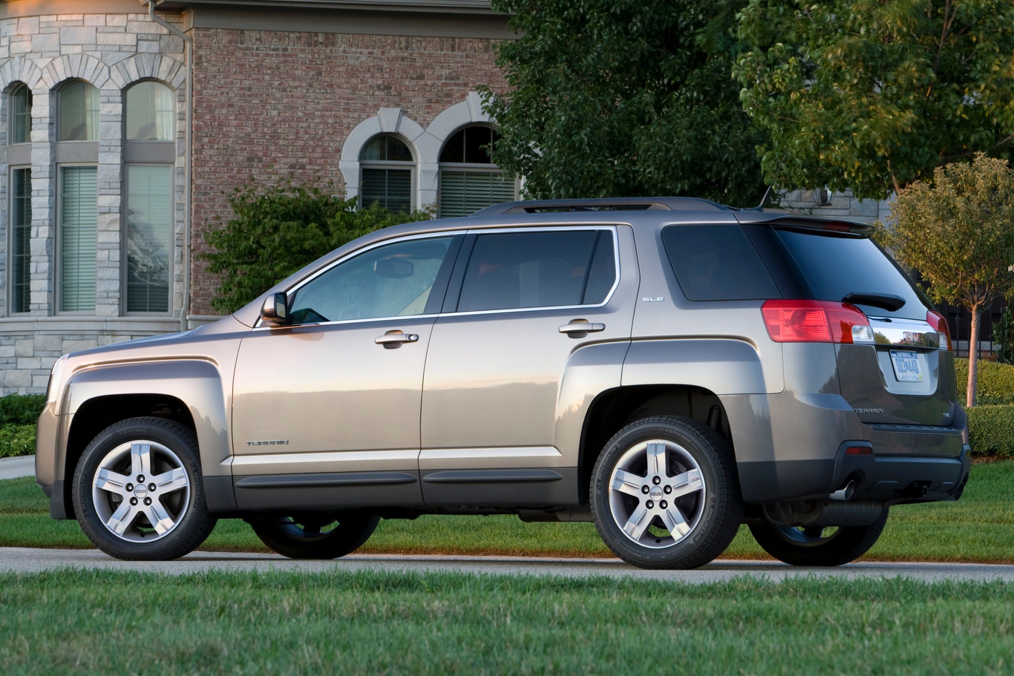 2014 GMC Terrain VINs, Configurations, MSRP & Specs AutoDetective