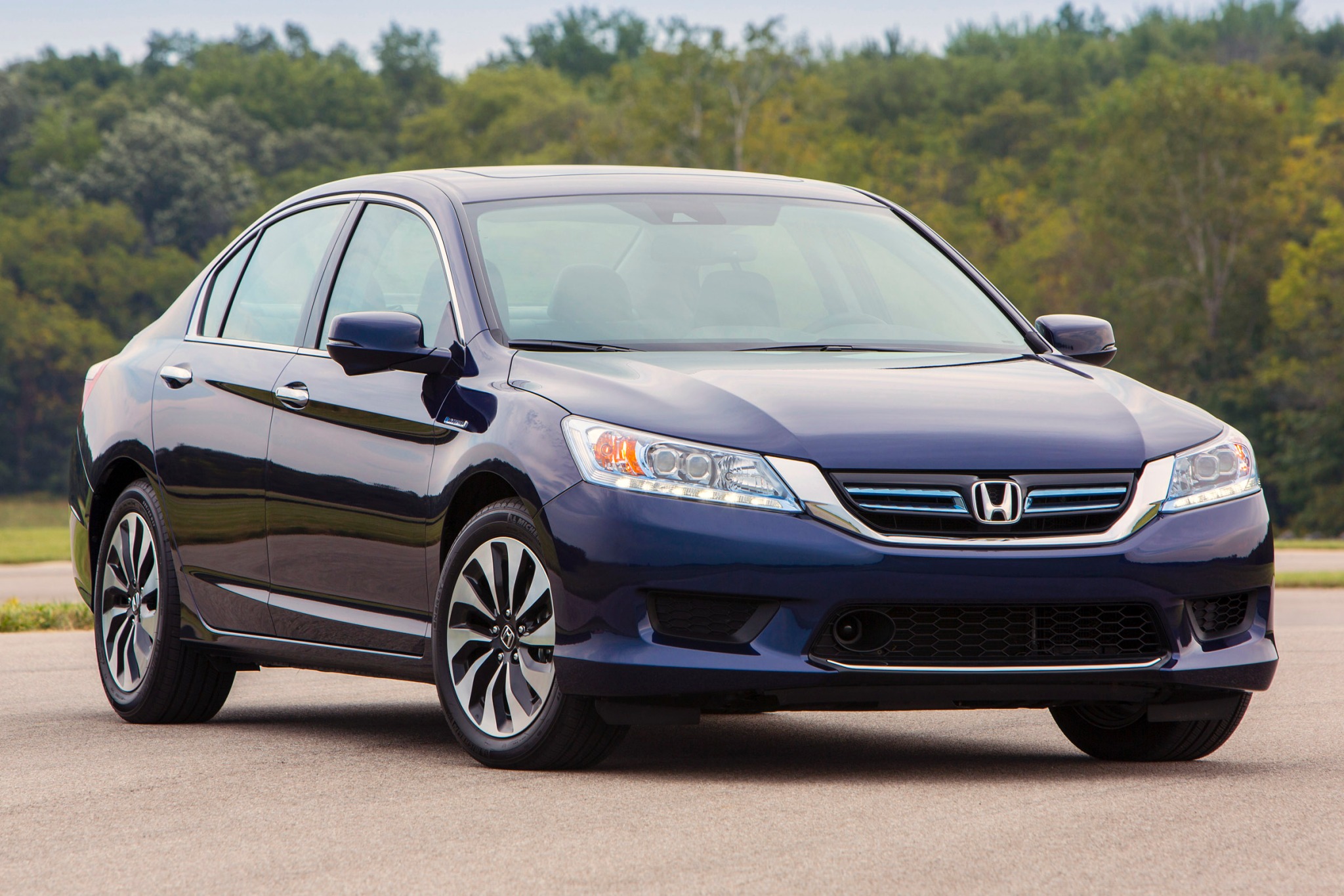 2015 Honda Accord Hybrid VINs, Configurations, MSRP & Specs - AutoDetective