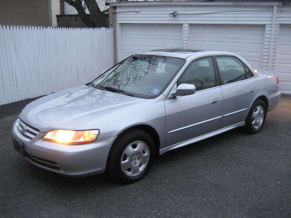 2002 Honda Accord DX sedan VIN Number Search - AutoDetective