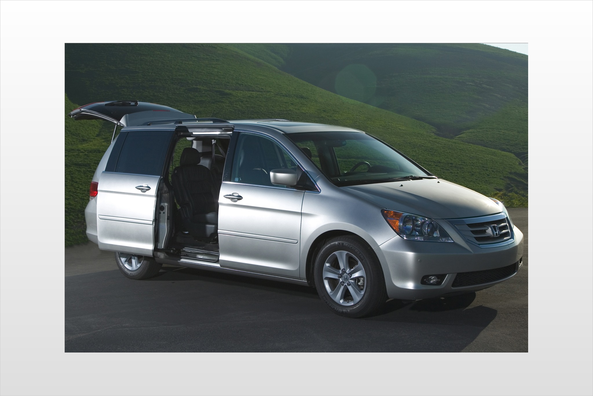 2008 Honda Odyssey VINs, Configurations, MSRP & Specs AutoDetective