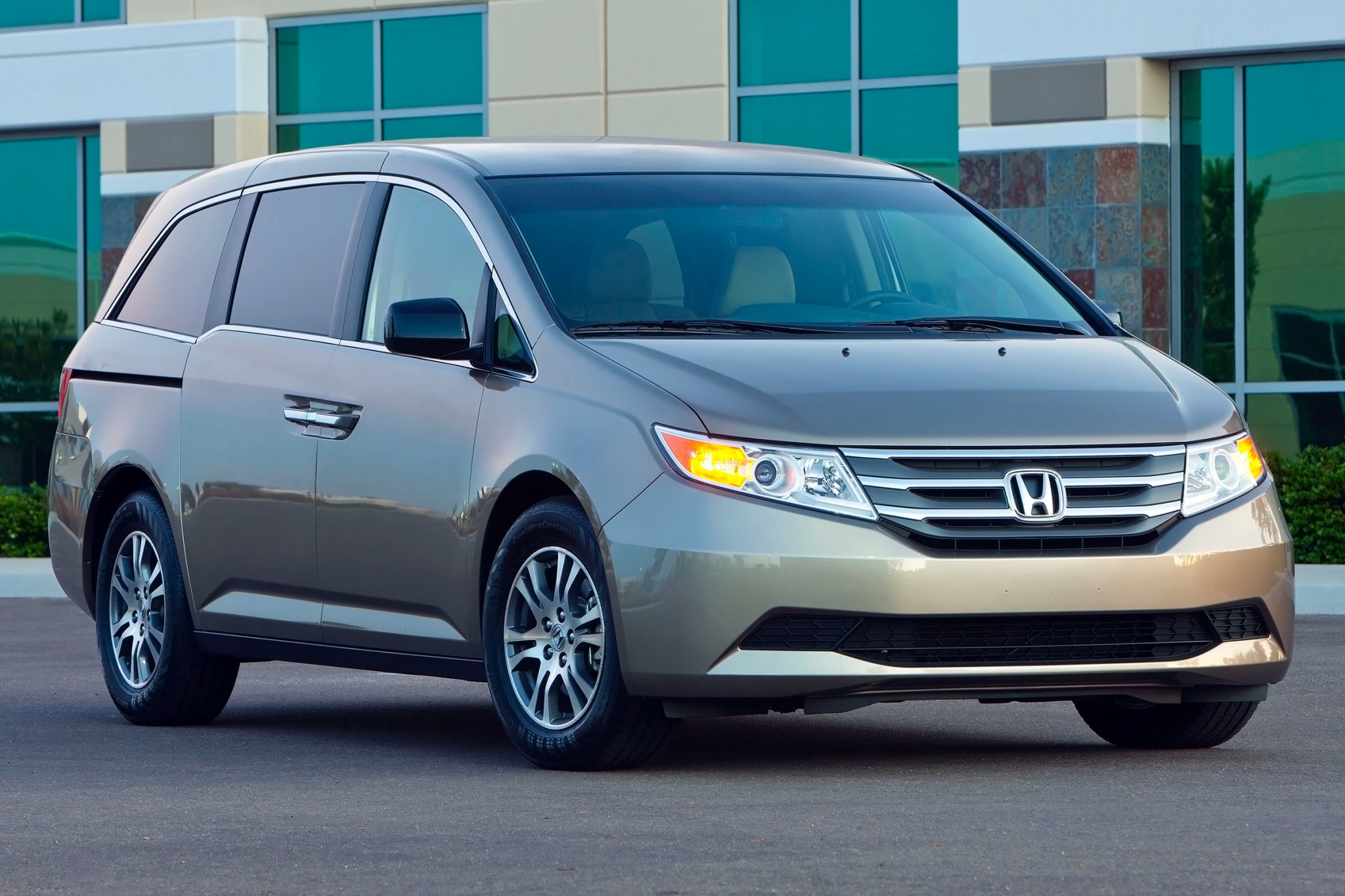 2014 Honda Odyssey VINs, Configurations, MSRP & Specs ...