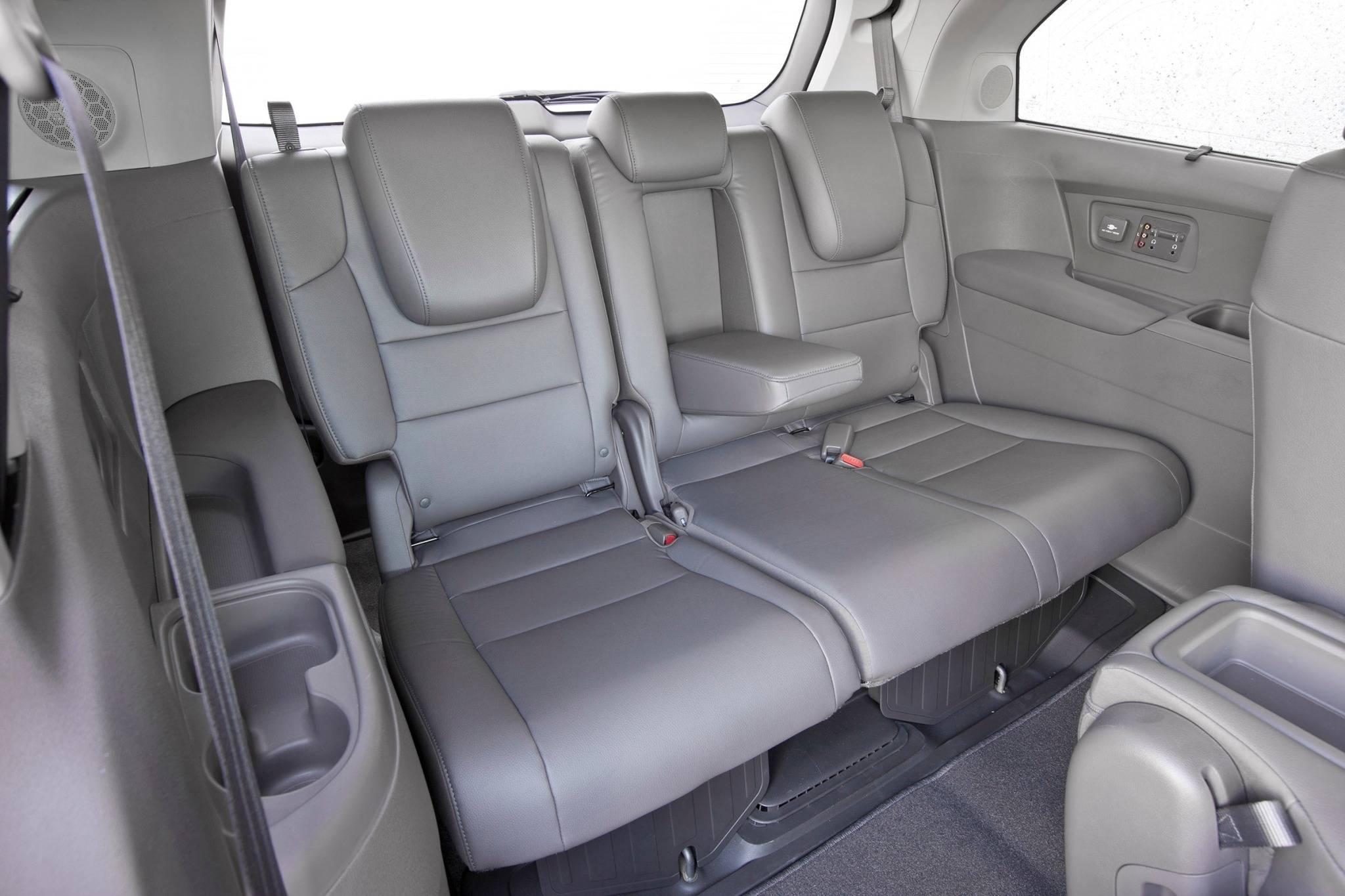 Appuie-tête Cuir noir pour RENAULT Kangoo 2 et 3 - Pièce neuve d Appuie-tête Cuir noir pour RENAULT Kangoo 2 et 3 - Pièce neuve d