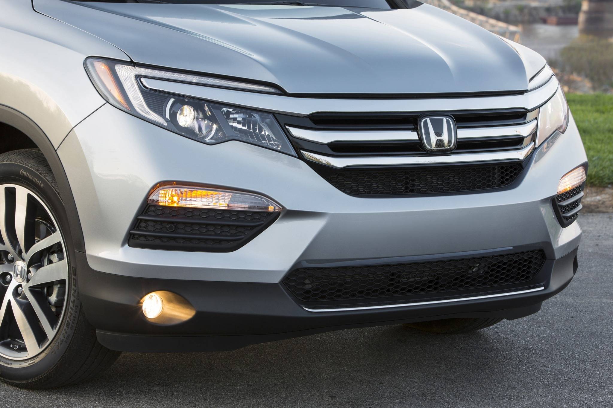 2017 Honda Pilot LX 2WD VIN Number Search - AutoDetective
