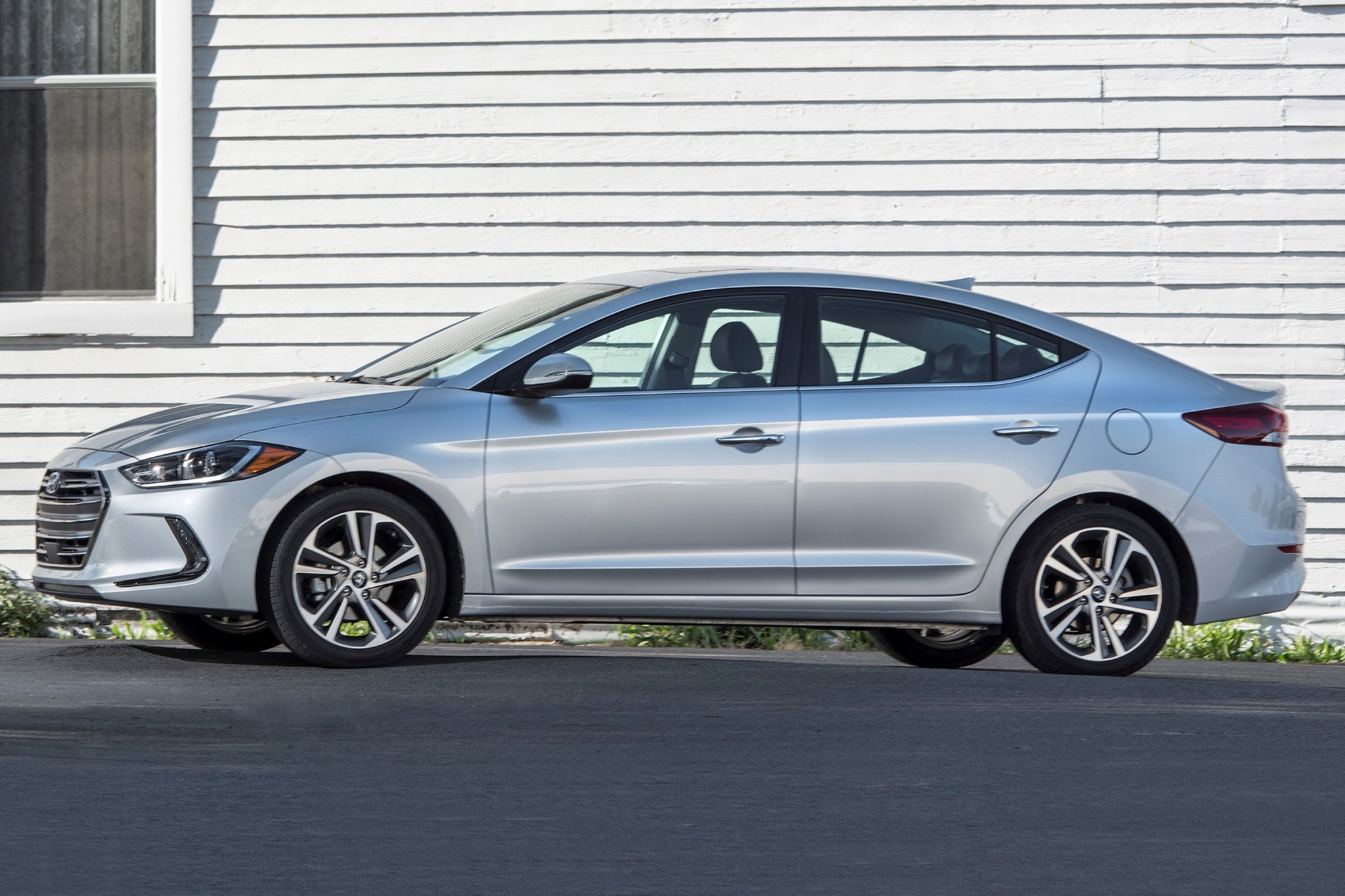 Hyundai elantra 2017 года