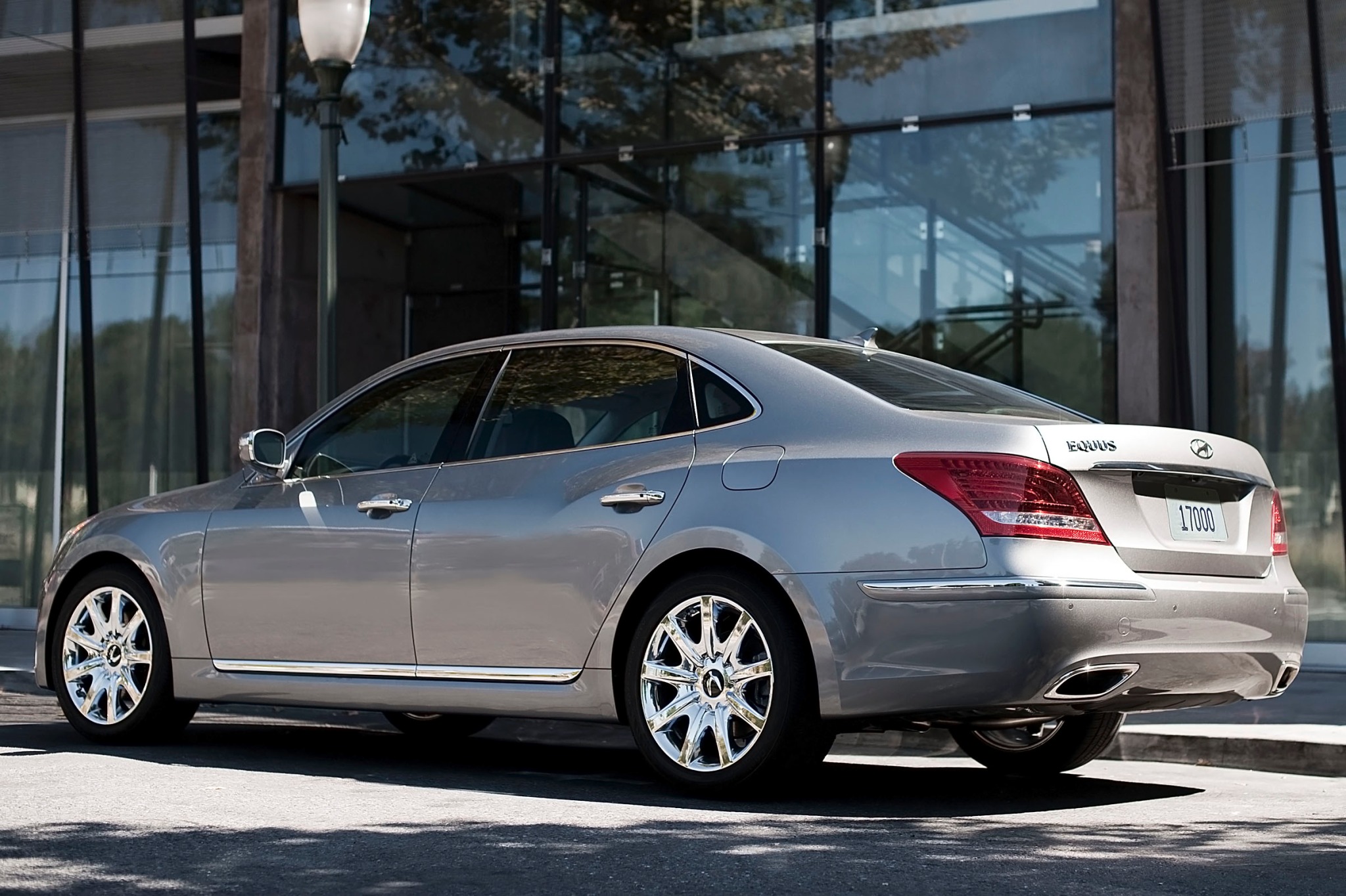 2012 Hyundai Equus Specs, Prices, VINs & Recalls - AutoDetective
