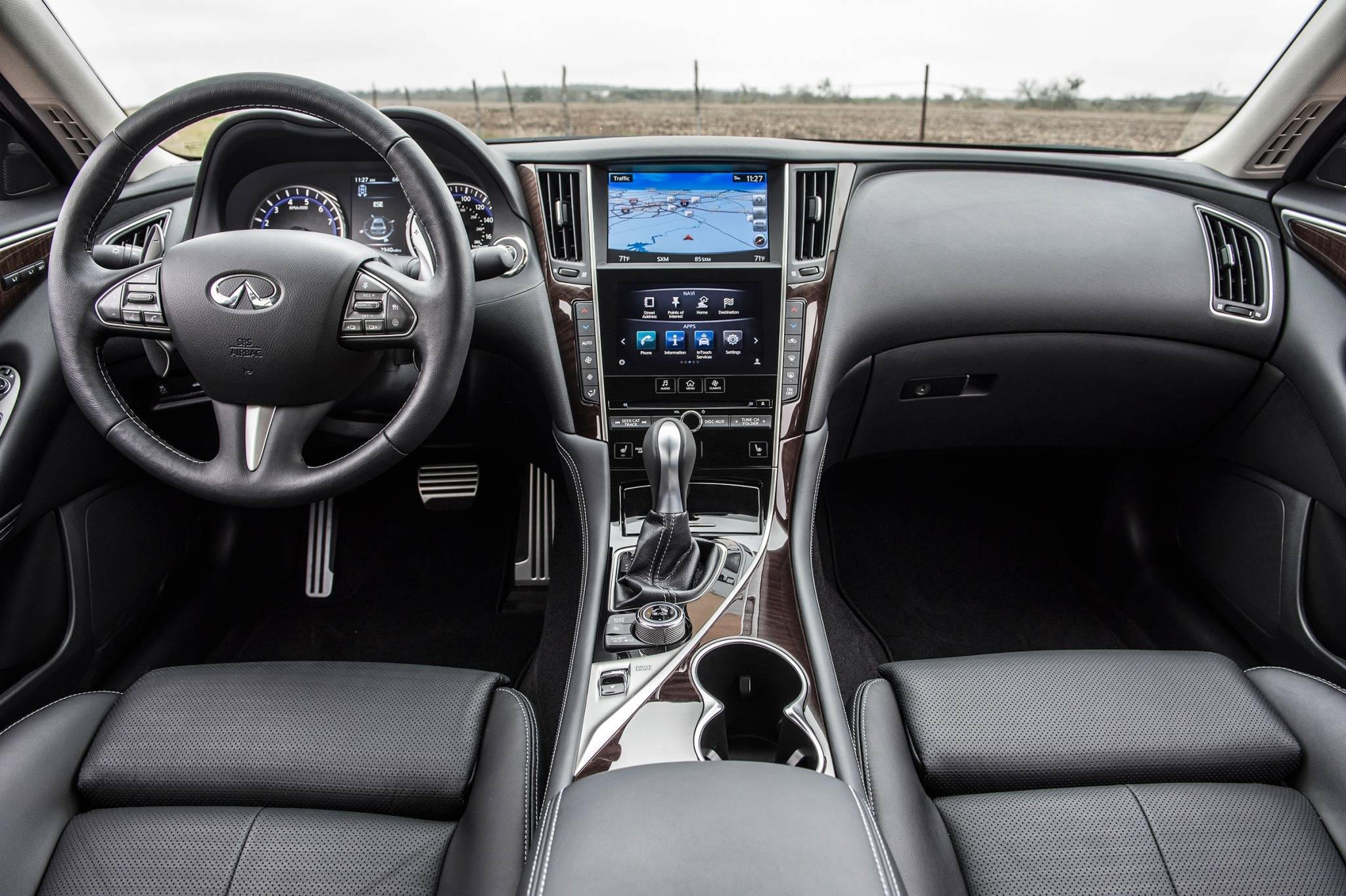 Infiniti q50 coupe interior Arrue