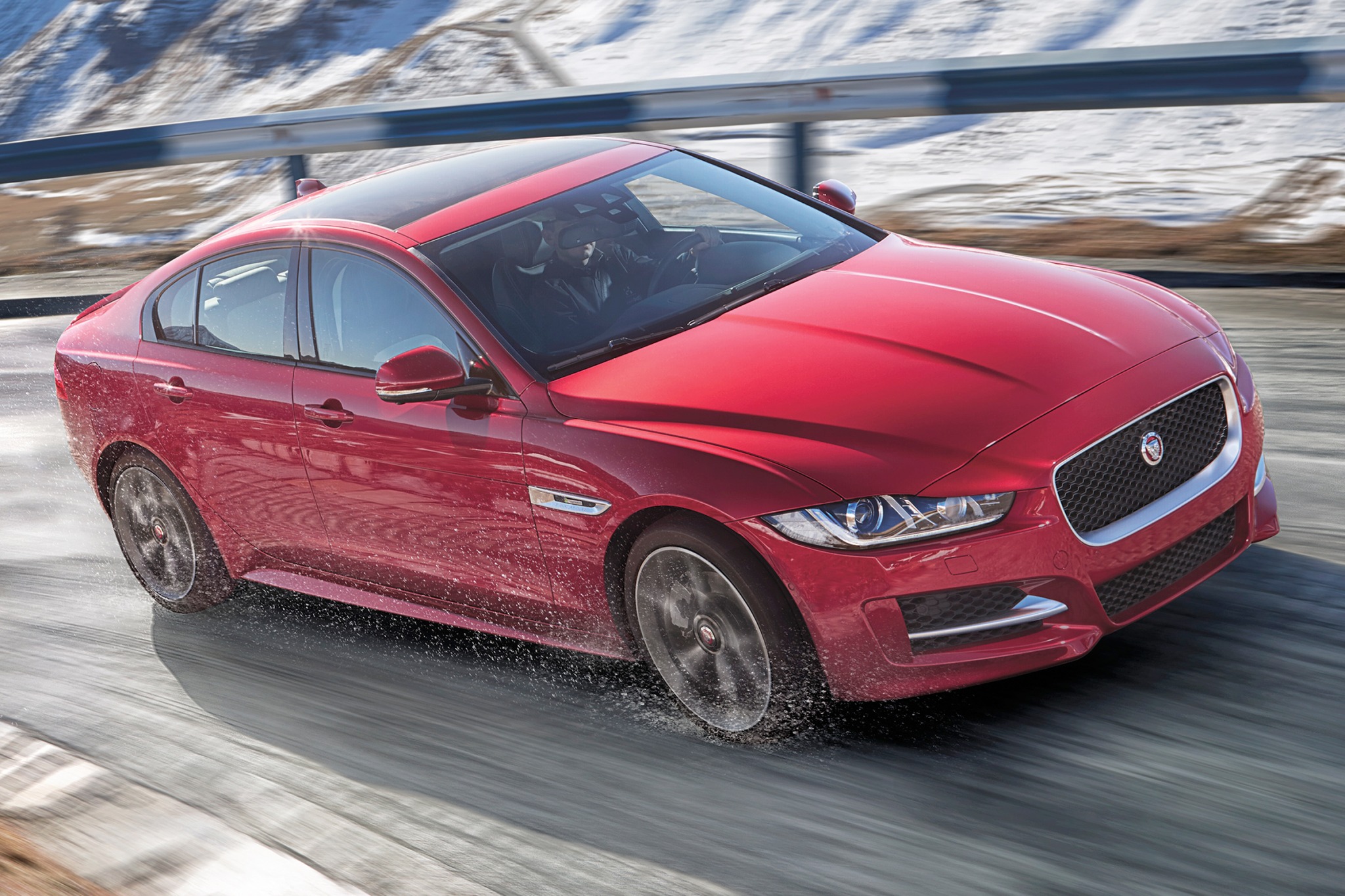 Jaguar xe 2017