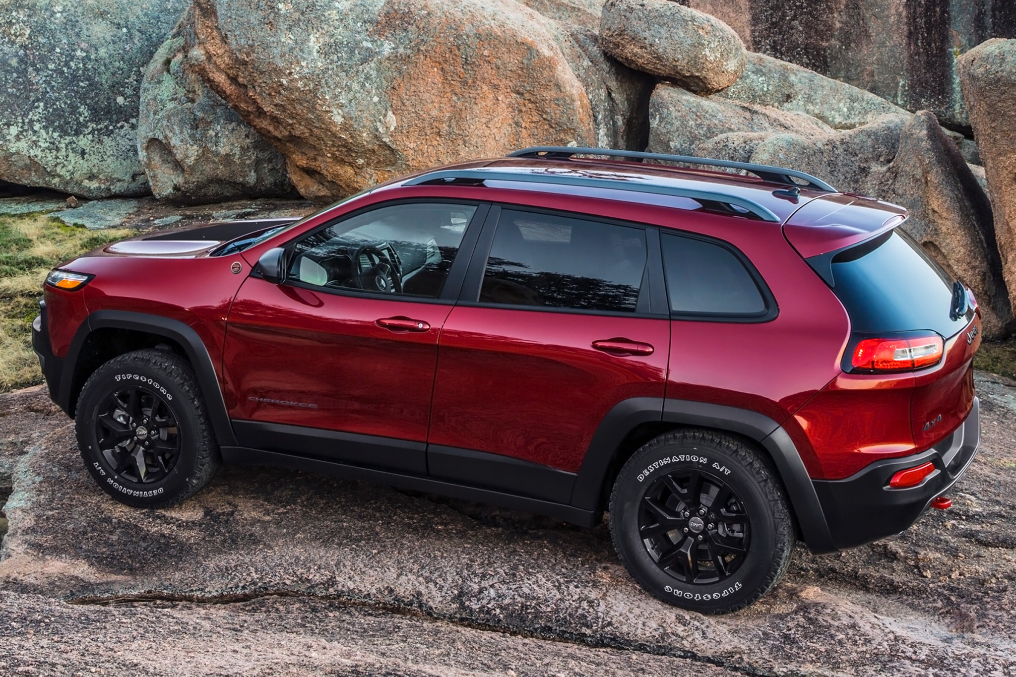 2015 Jeep Cherokee VINs, Configurations, MSRP & Specs AutoDetective