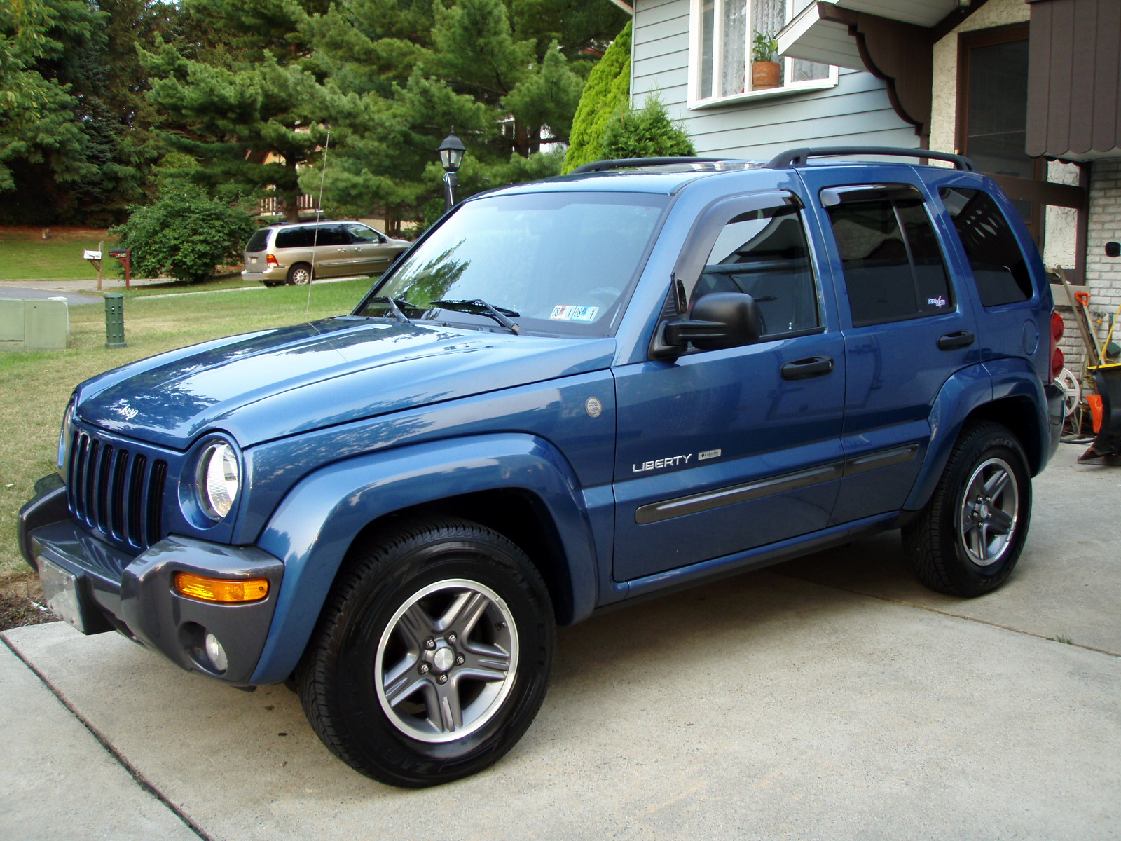 2004 Jeep Liberty VINs, Configurations, MSRP & Specs AutoDetective