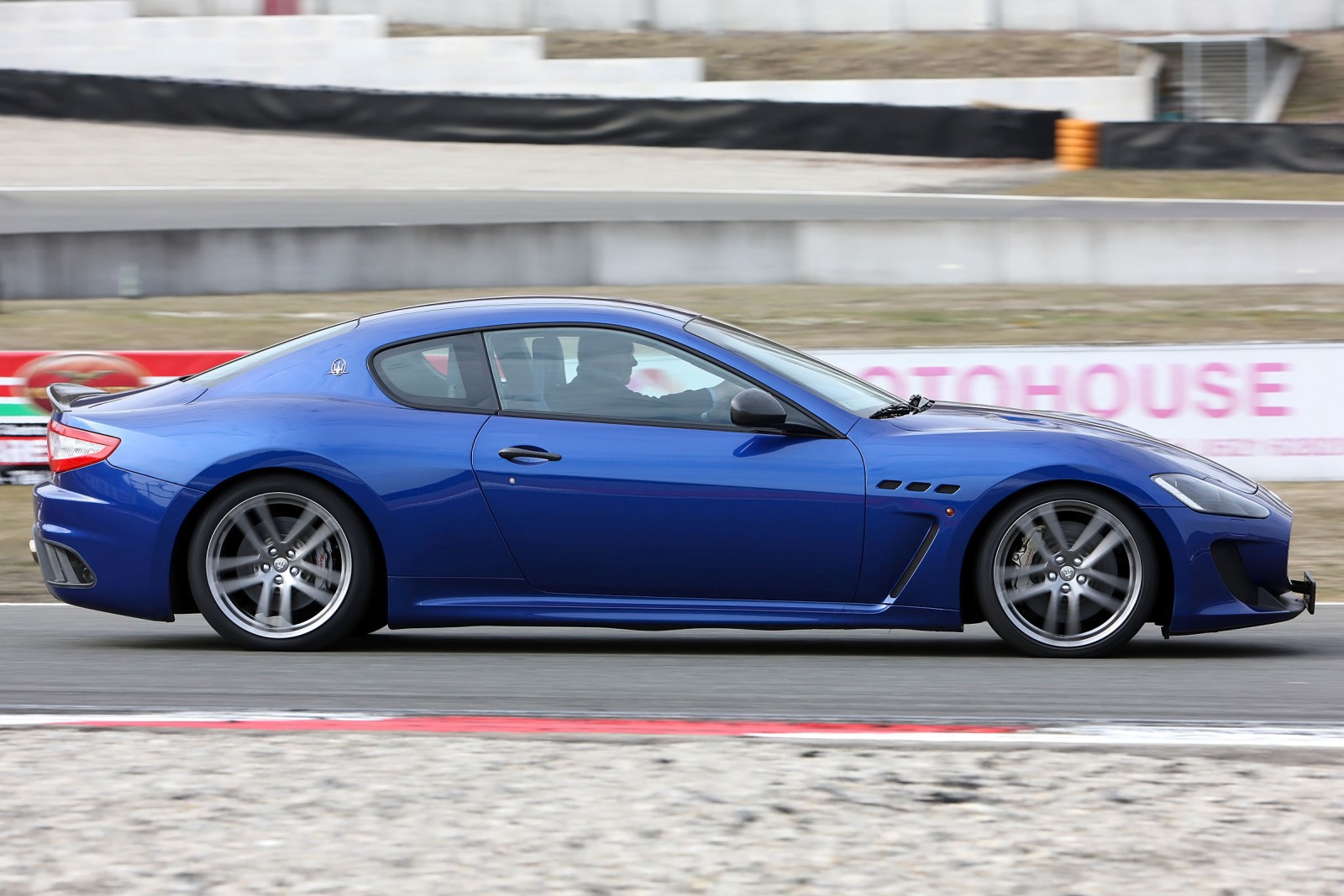 Maserati granturismo 2012