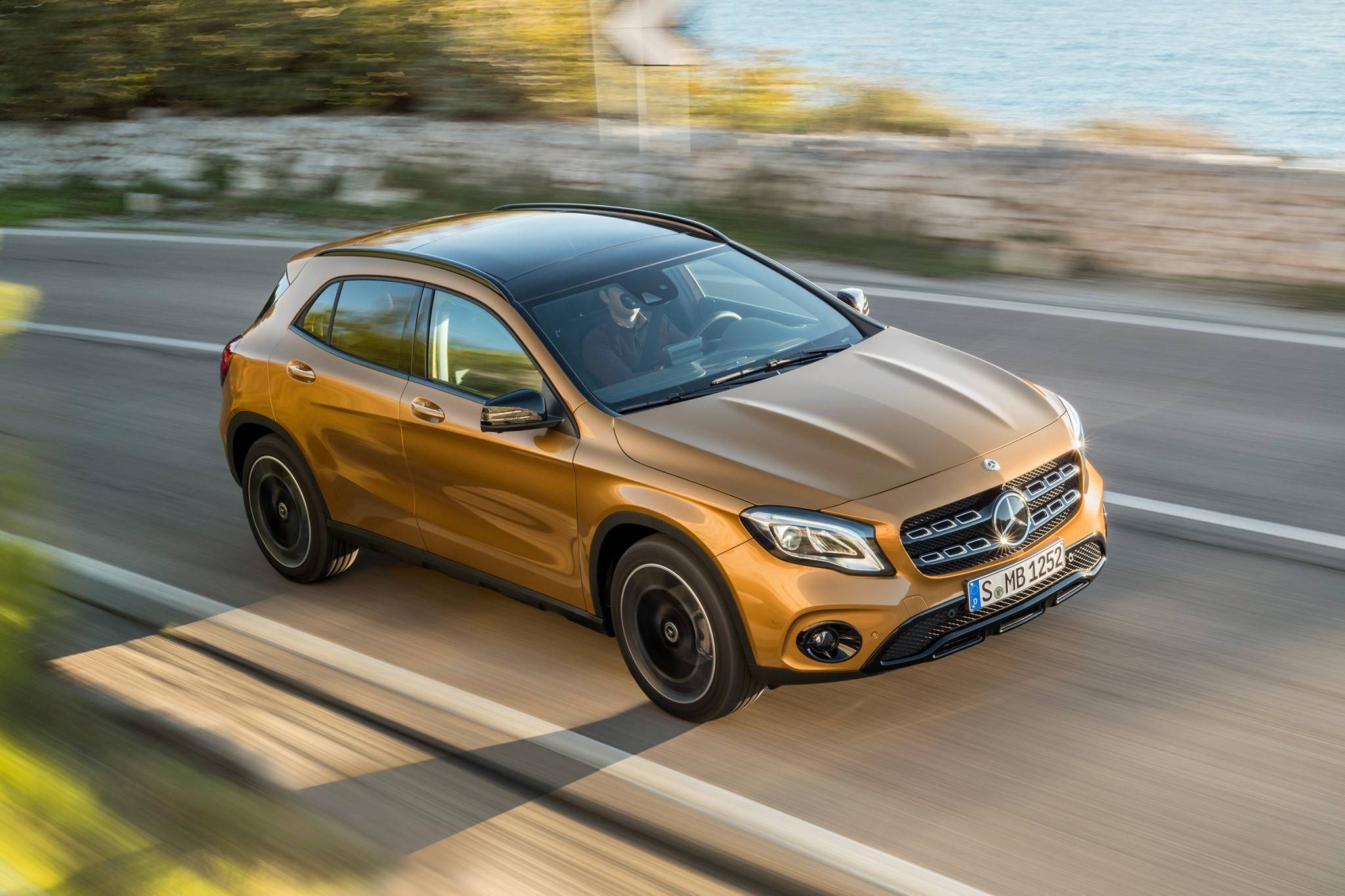 2018 MercedesBenz GLAClass Specs, Prices, VINs