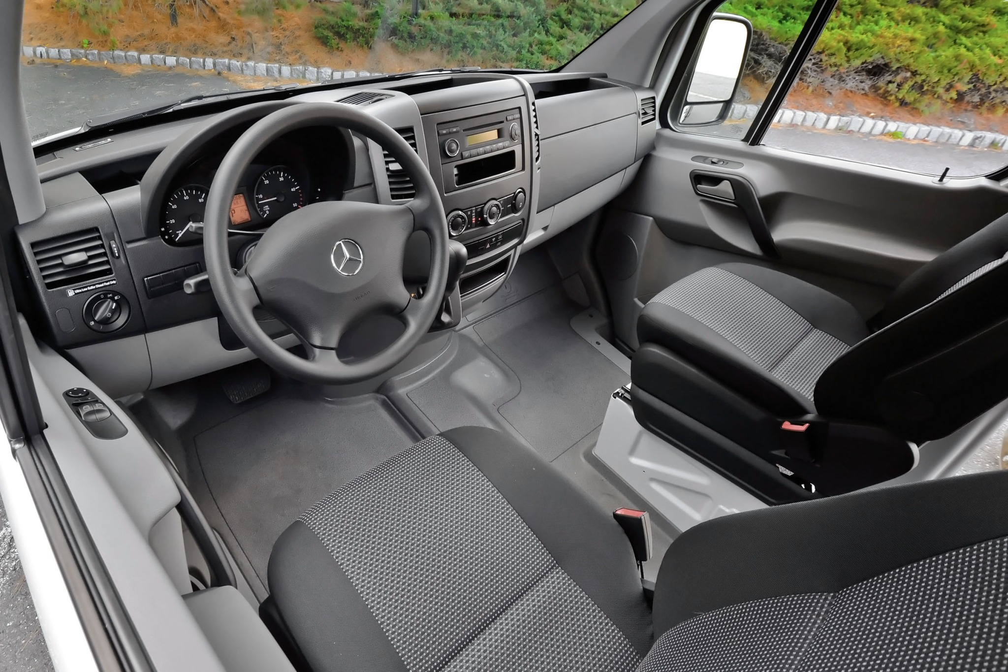 2014 MercedesBenz Sprinter Specs, Prices, VINs & Recalls AutoDetective