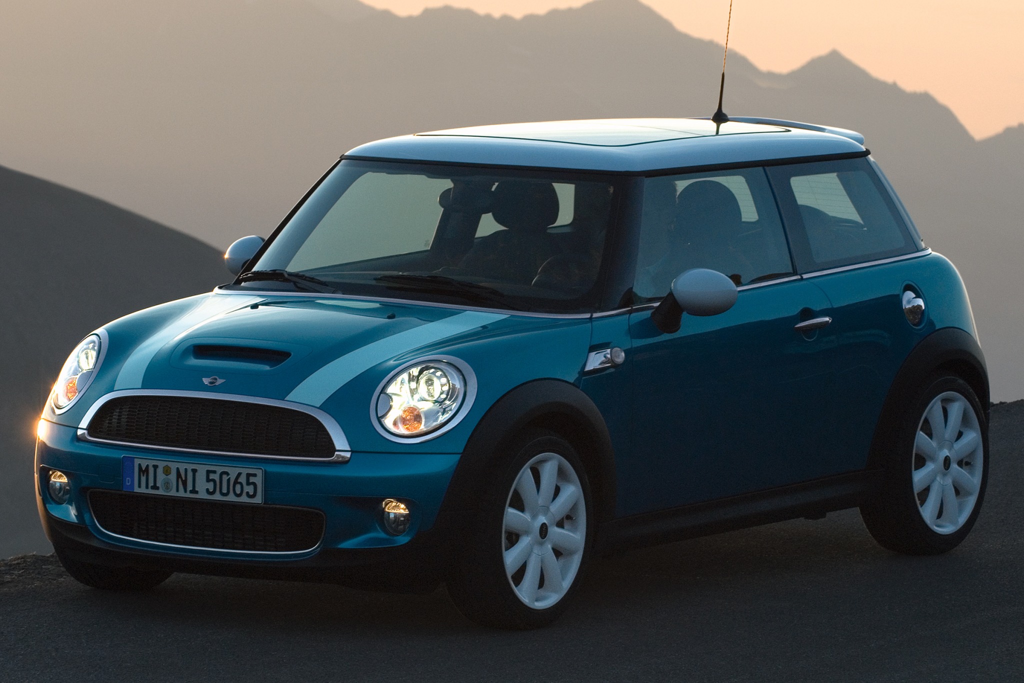 2007 Mini Cooper VINs, Configurations, MSRP & Specs AutoDetective